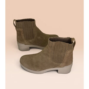 ABEO Capital Pull-On Chelsea Boots Light Tan Suede Round Toe Size 10 Womens